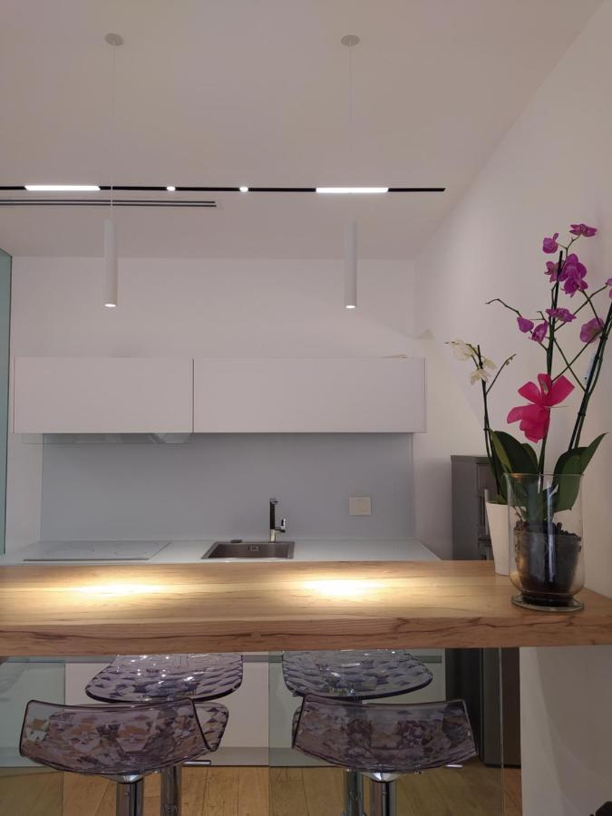Casa Bianca - Luxury With Balcony In The City Centre 陶尔米纳 外观 照片